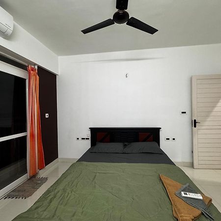 Anvy Pearl Suites Thiruvananthapuram Екстериор снимка